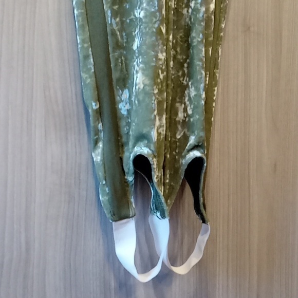 NWT We Are HAH Velvet stirrup pants - Picture 6 of 7